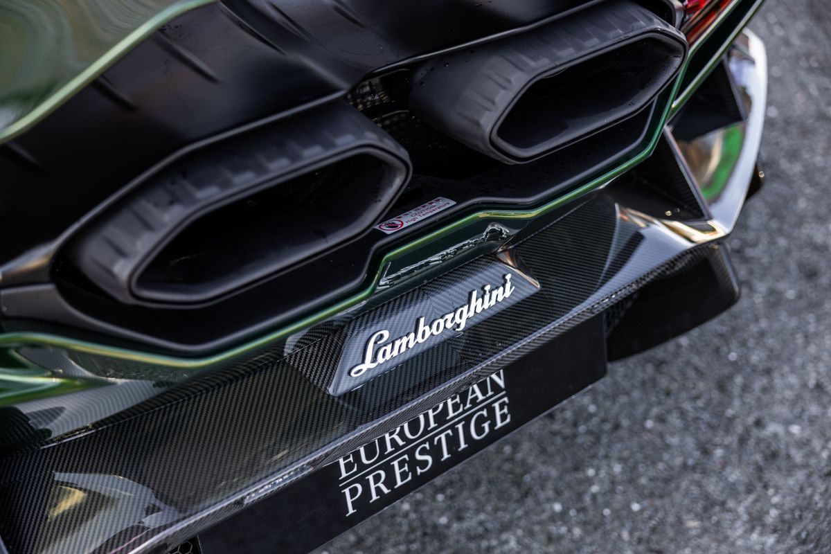 2024 Lamborghini Revuelto