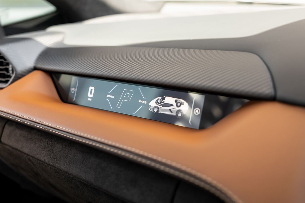 2024 Lamborghini Revuelto