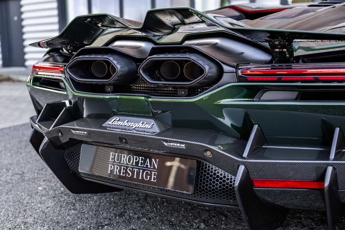 2024 Lamborghini Revuelto
