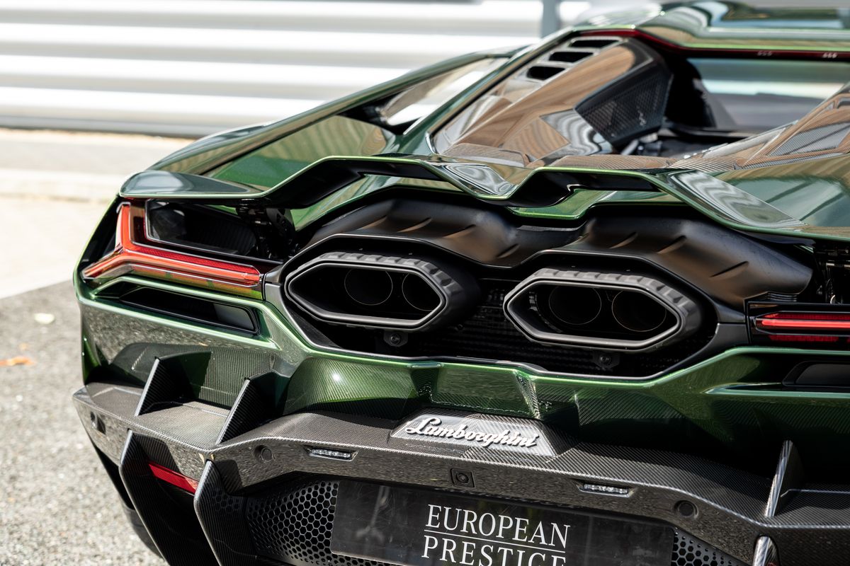 2024 Lamborghini Revuelto