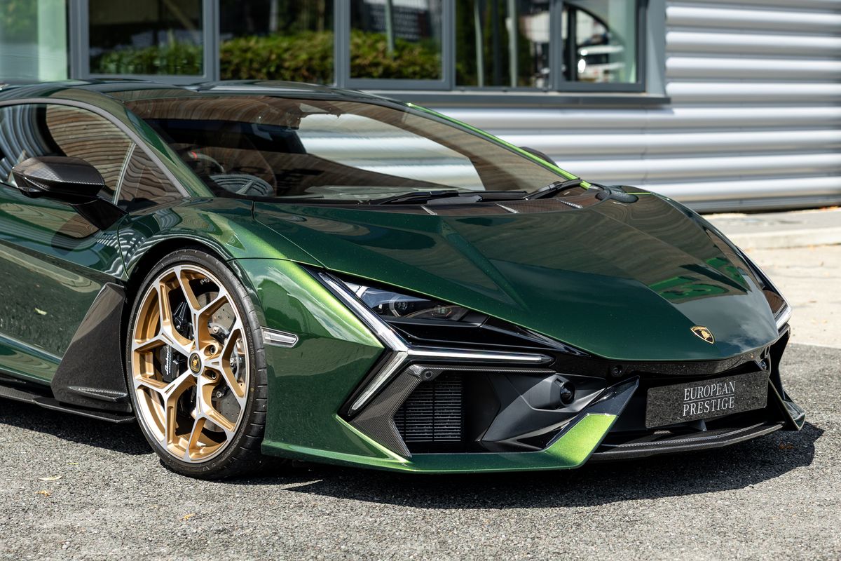 2024 Lamborghini Revuelto
