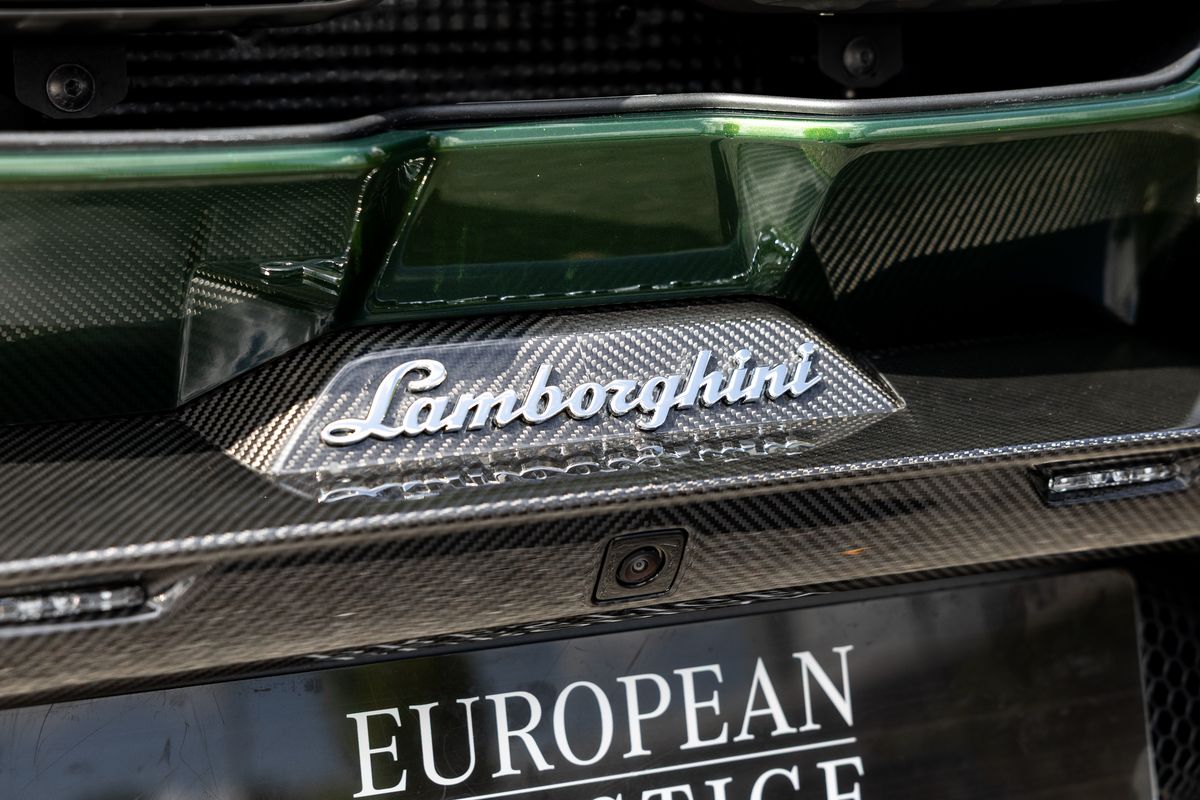 2024 Lamborghini Revuelto