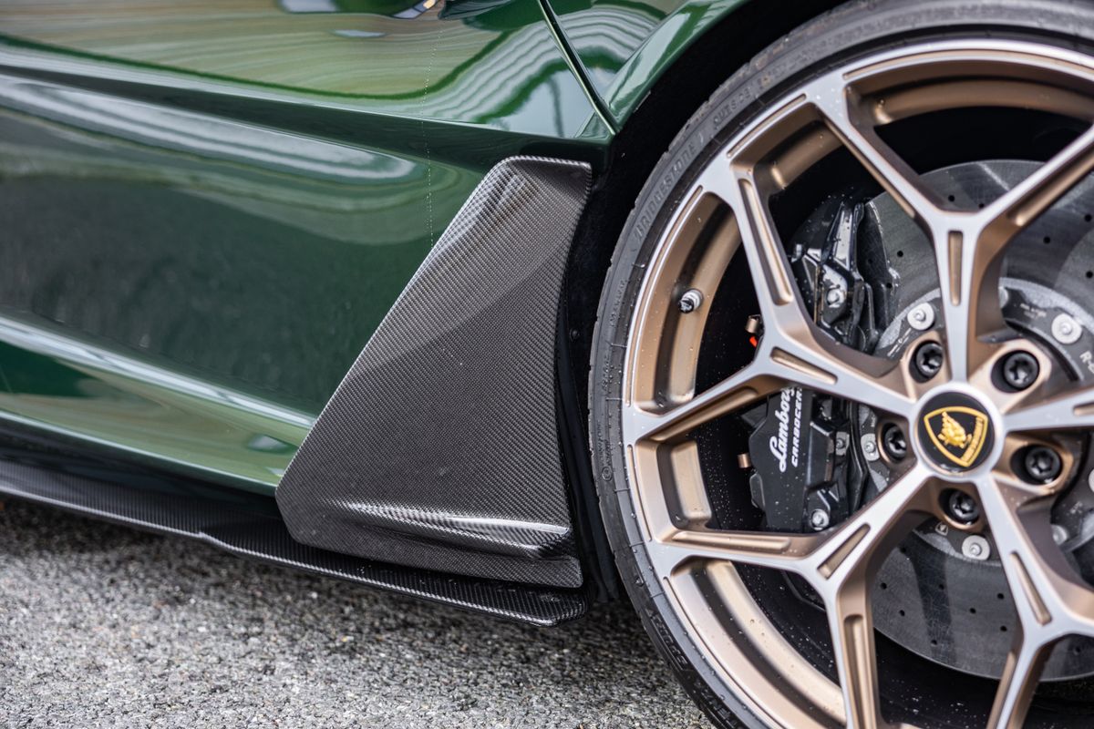 2024 Lamborghini Revuelto