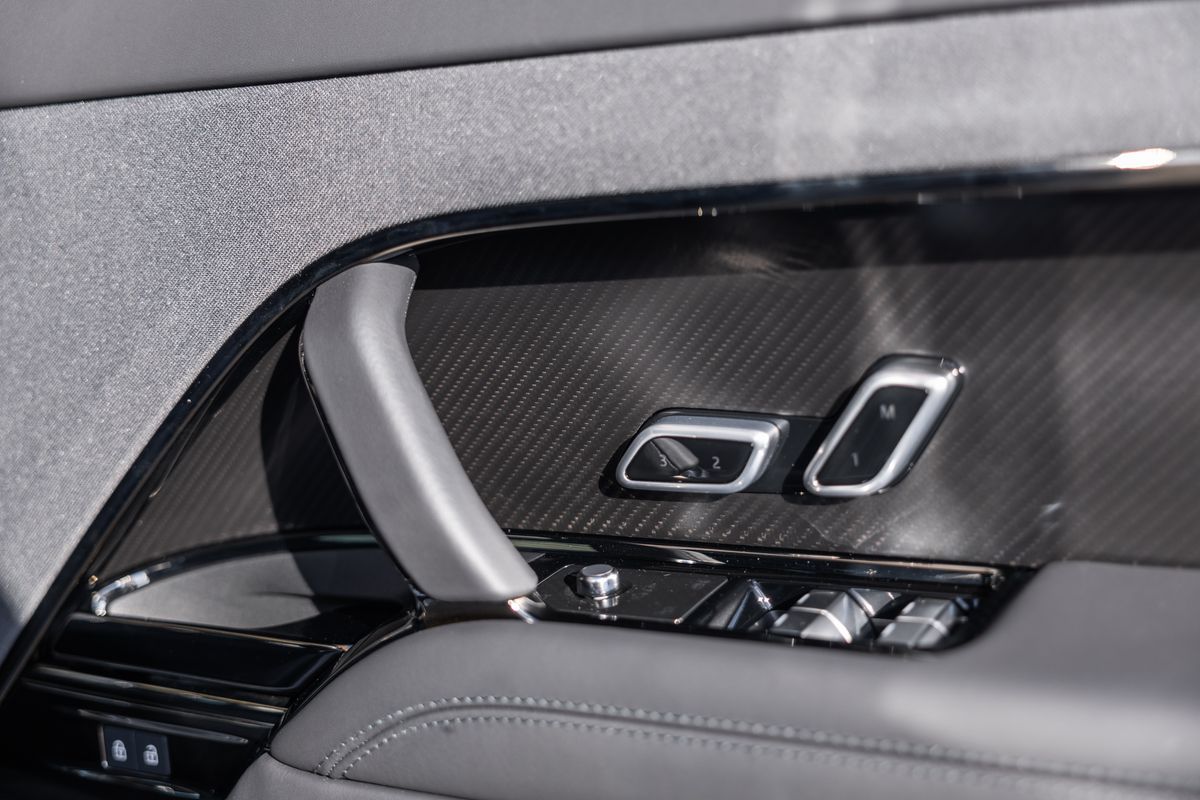 2025 Land Rover Range Rover Sport SV