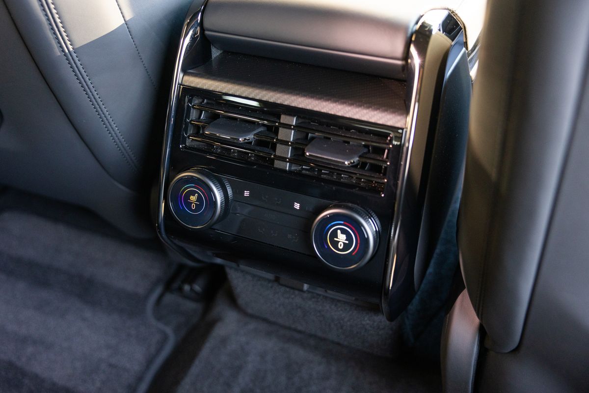 2025 Land Rover Range Rover Sport SV
