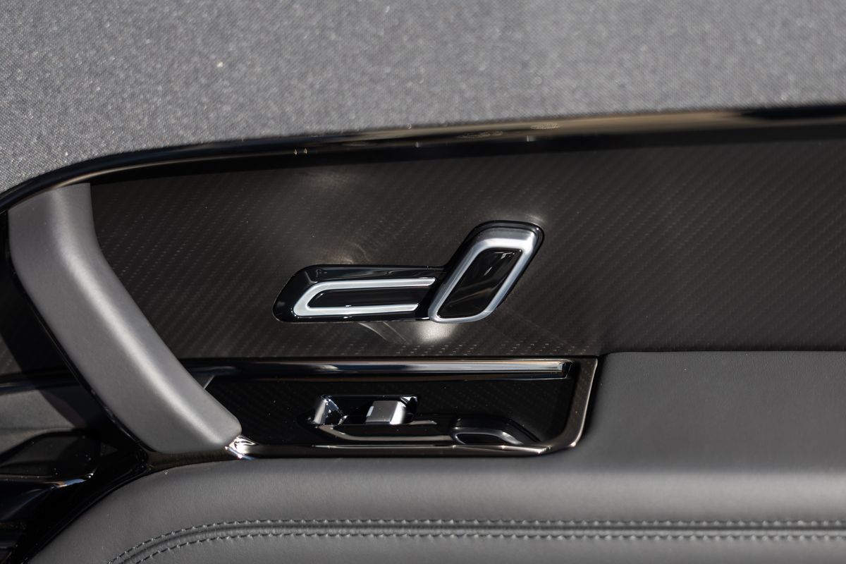 2025 Land Rover Range Rover Sport SV