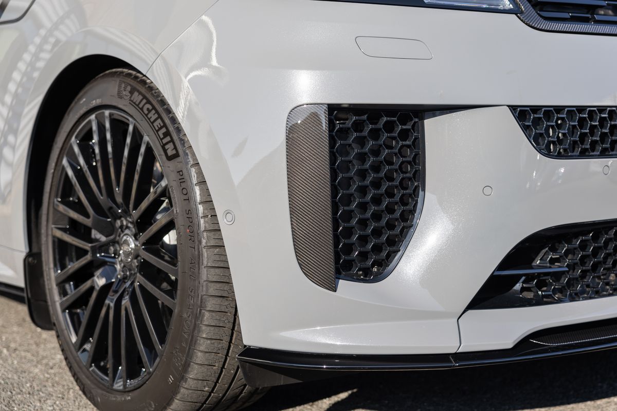 2025 Land Rover Range Rover Sport SV