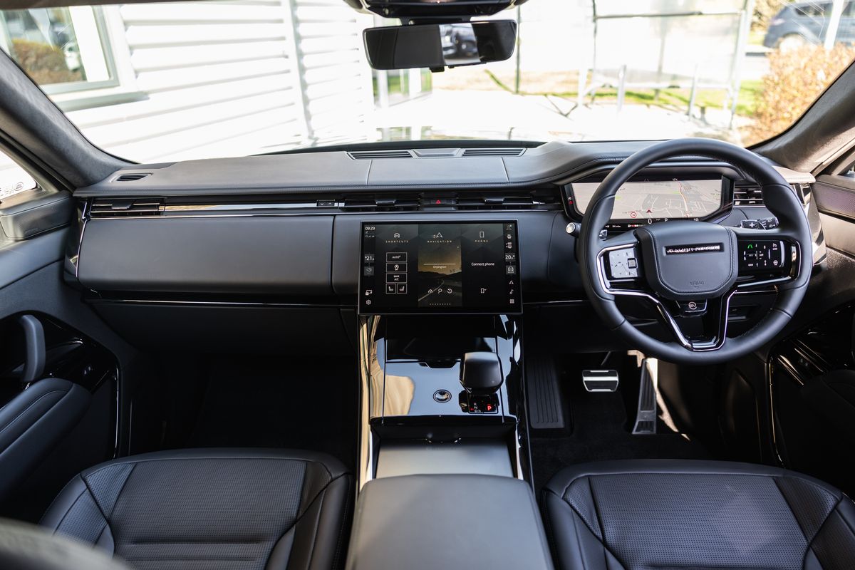 2025 Land Rover Range Rover Sport SV
