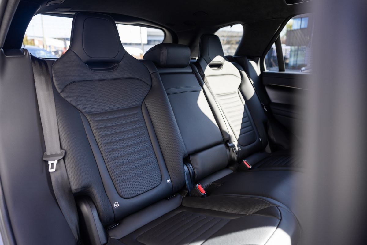 2025 Land Rover Range Rover Sport SV