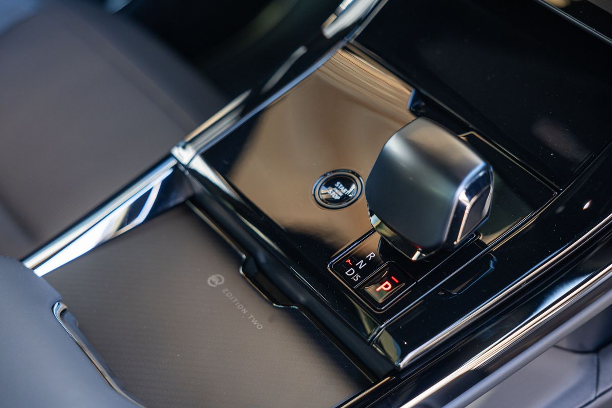 2025 Land Rover Range Rover Sport SV
