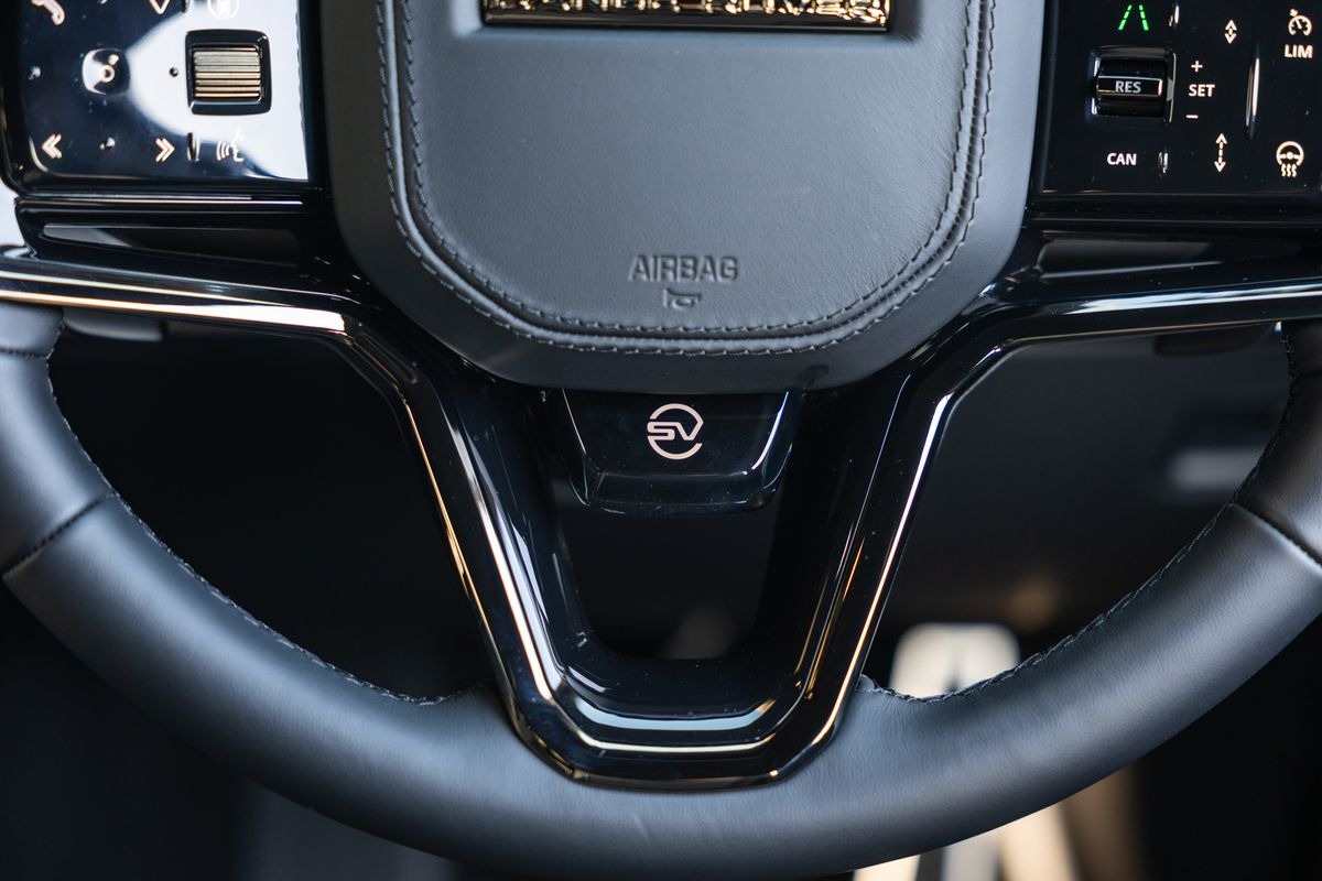 2025 Land Rover Range Rover Sport SV
