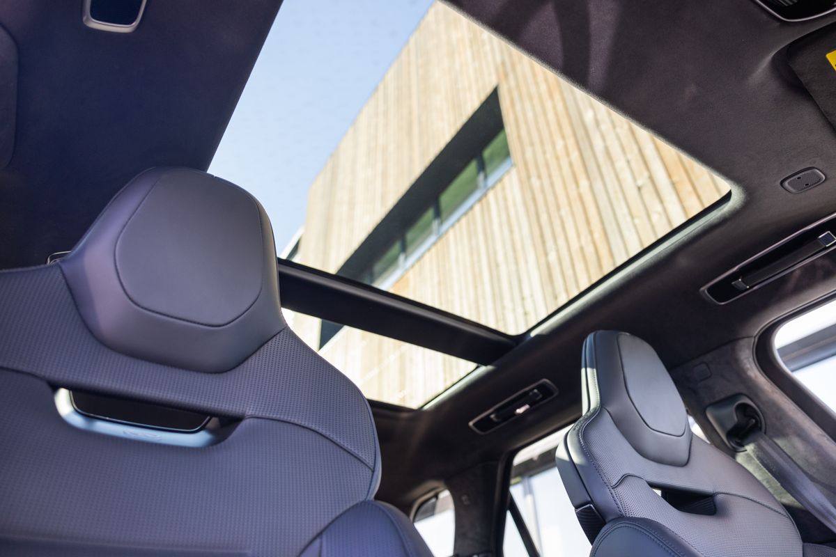 2025 Land Rover Range Rover Sport SV