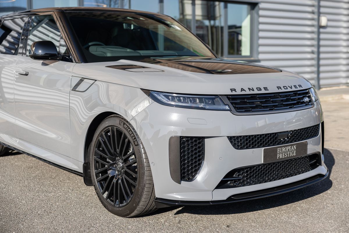 2025 Land Rover Range Rover Sport SV