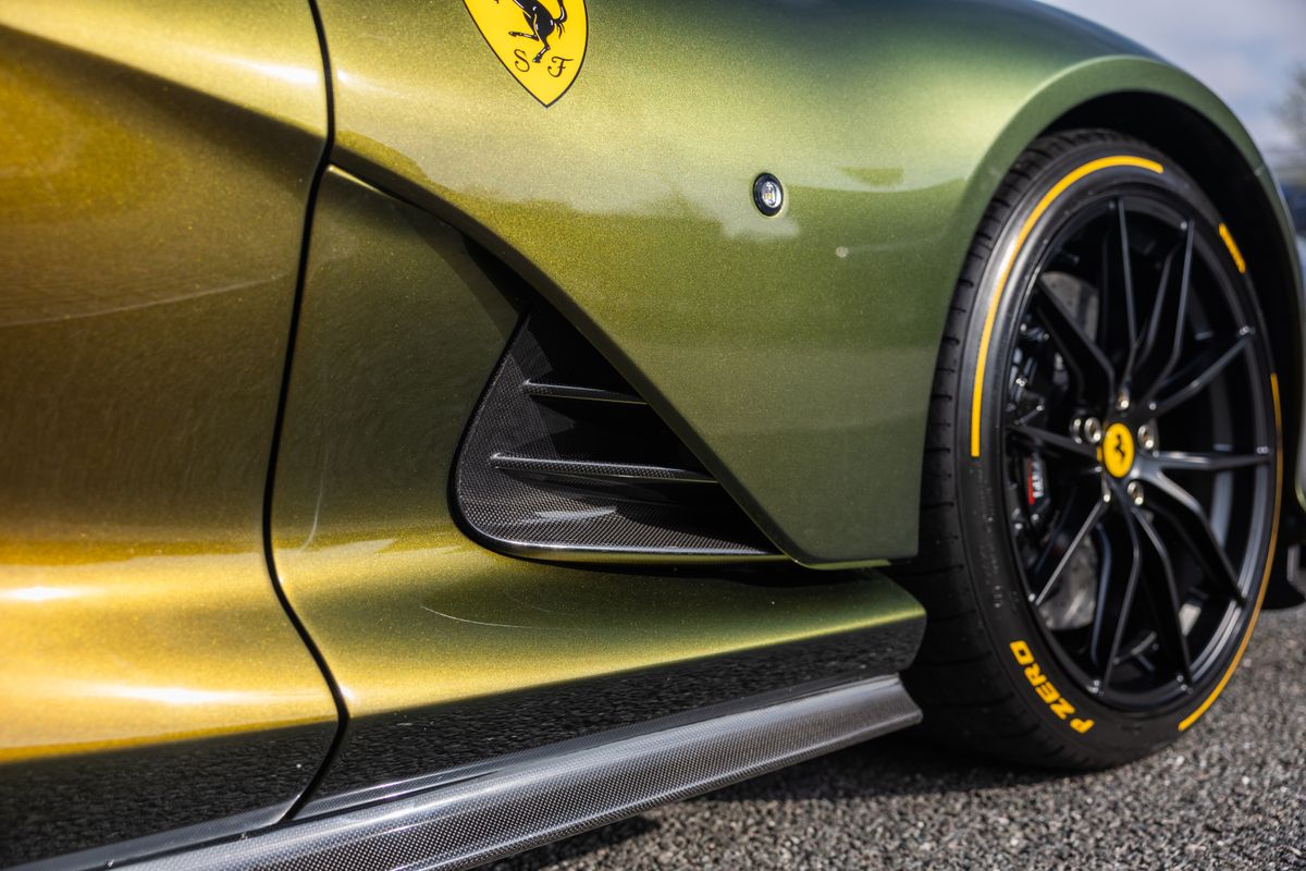 2024 Ferrari 812 Competizione Aperta