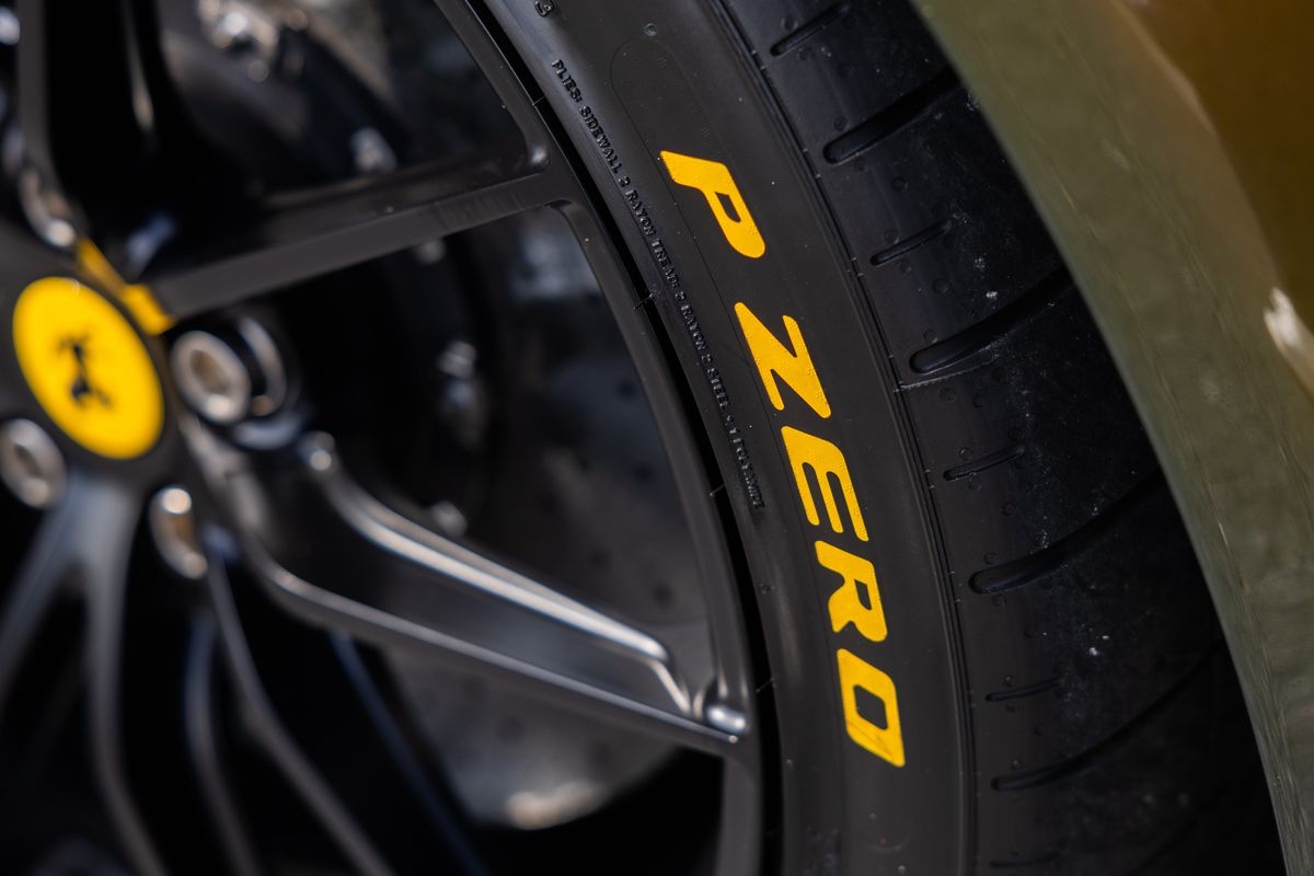 2024 Ferrari 812 Competizione Aperta