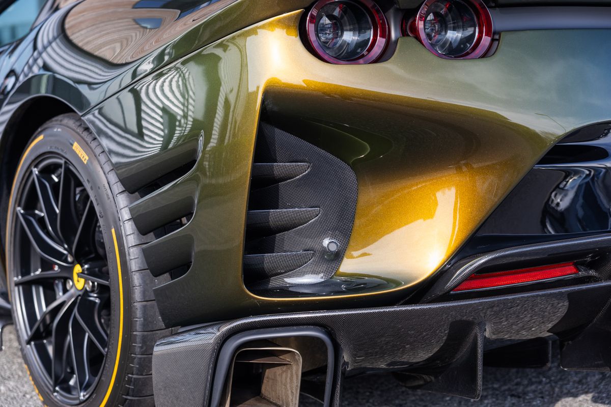 2024 Ferrari 812 Competizione Aperta