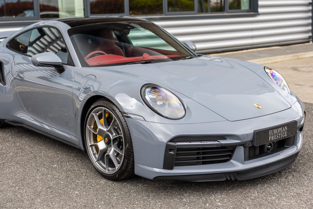 2024 Porsche 911 (992) Turbo S