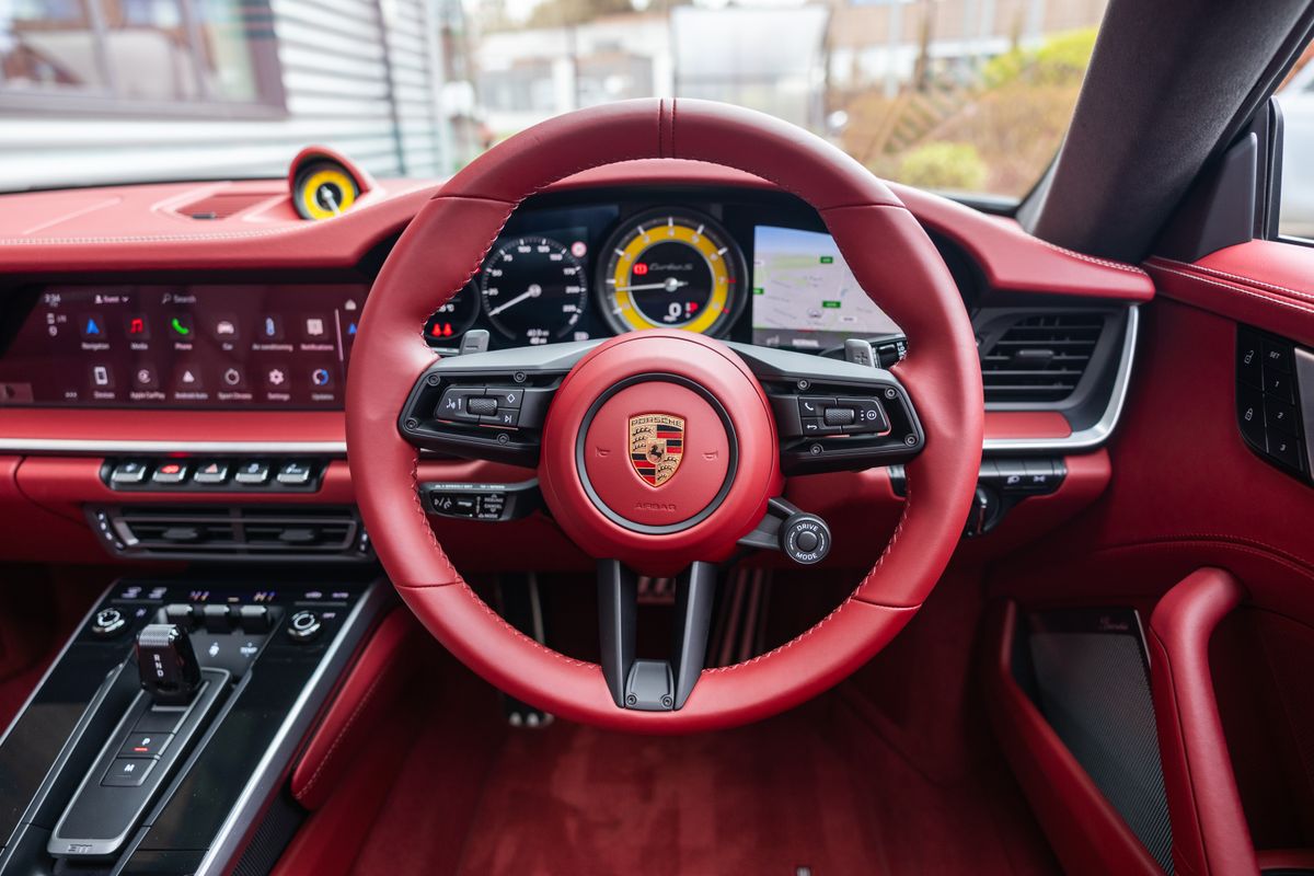 2024 Porsche 911 (992) Turbo S