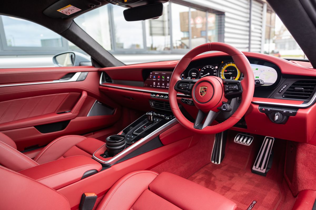 2024 Porsche 911 (992) Turbo S