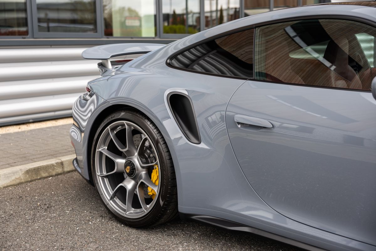 2024 Porsche 911 (992) Turbo S