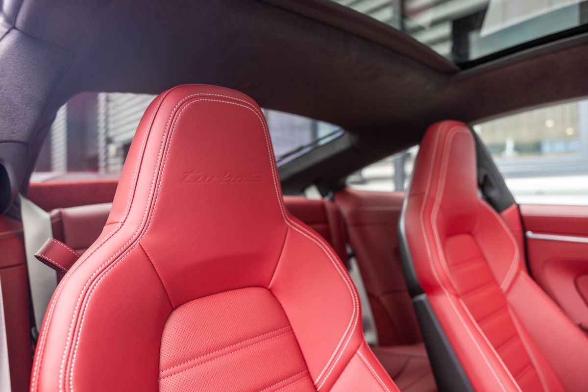 2024 Porsche 911 (992) Turbo S