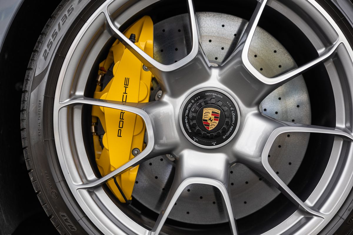 2024 Porsche 911 (992) Turbo S