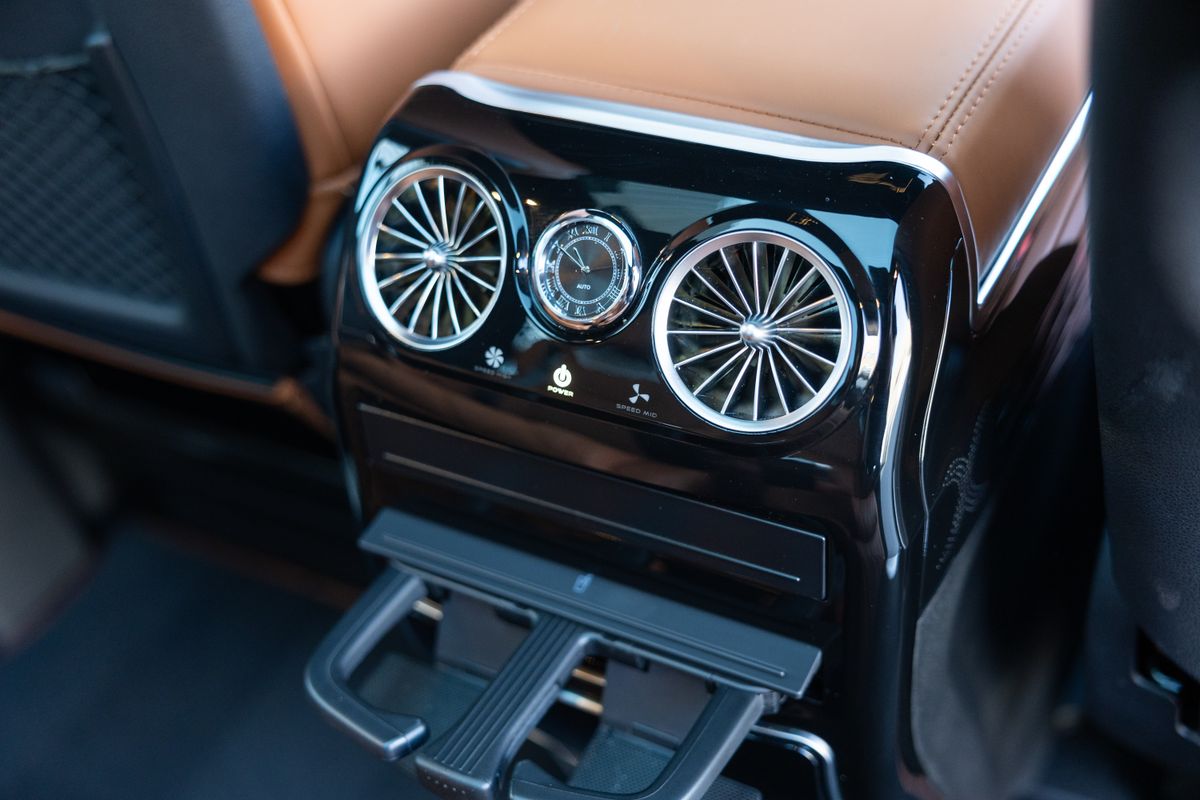 2023 Mercedes-Benz V Class V220d AMG Line