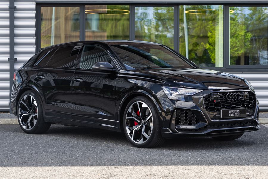 Audi RSQ8 Carbon Black