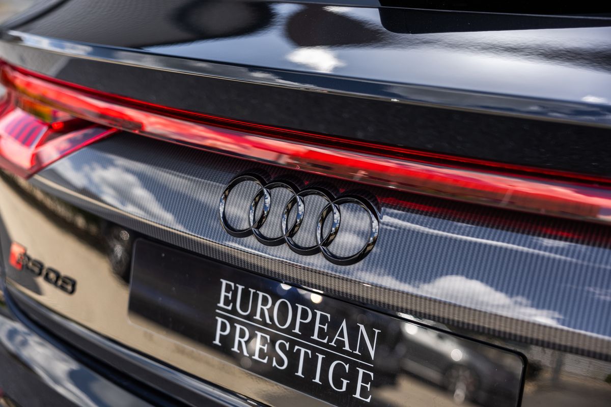 2023 Audi RSQ8 Carbon Black