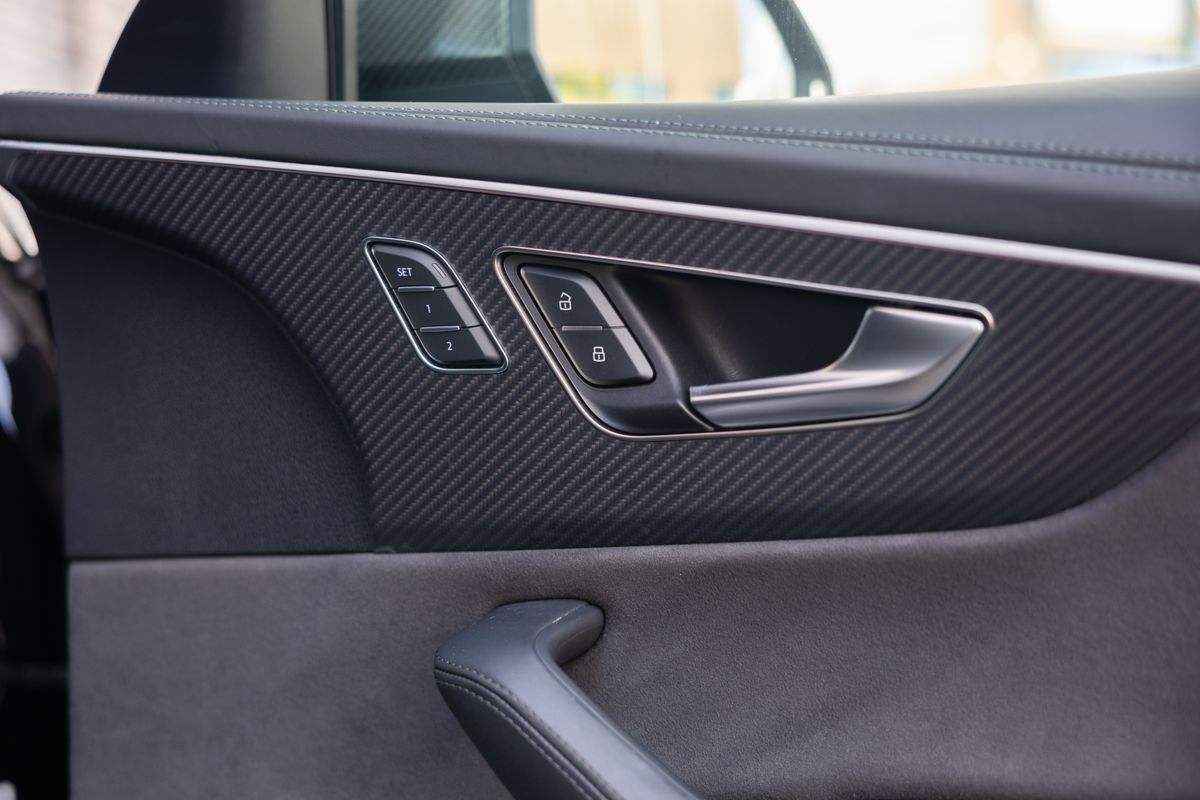 2023 Audi RSQ8 Carbon Black