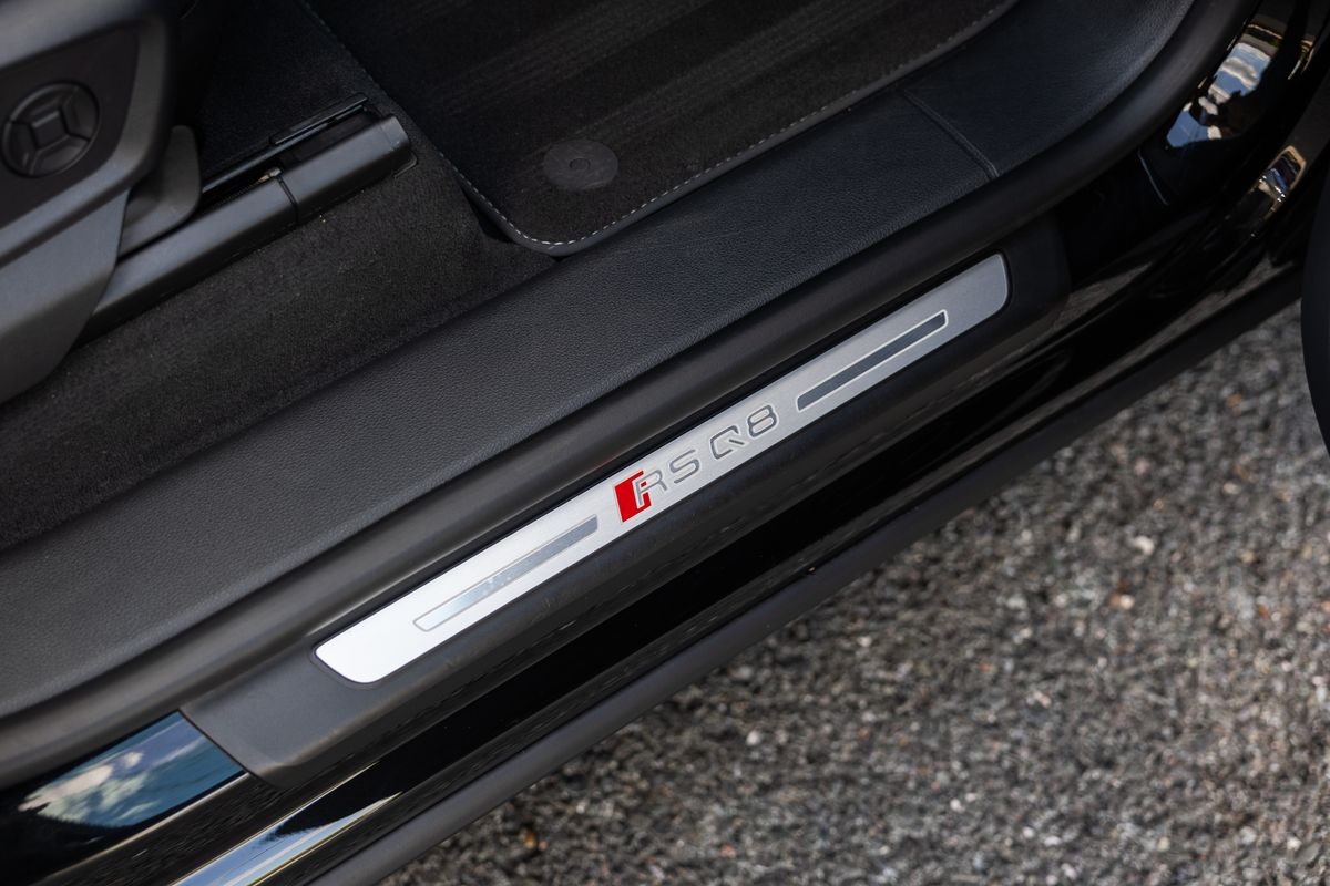 2023 Audi RSQ8 Carbon Black
