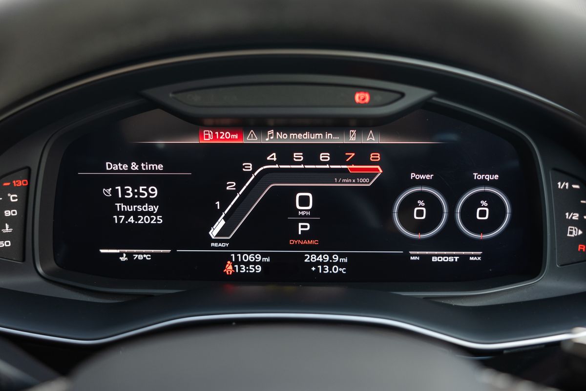 2023 Audi RSQ8 Carbon Black