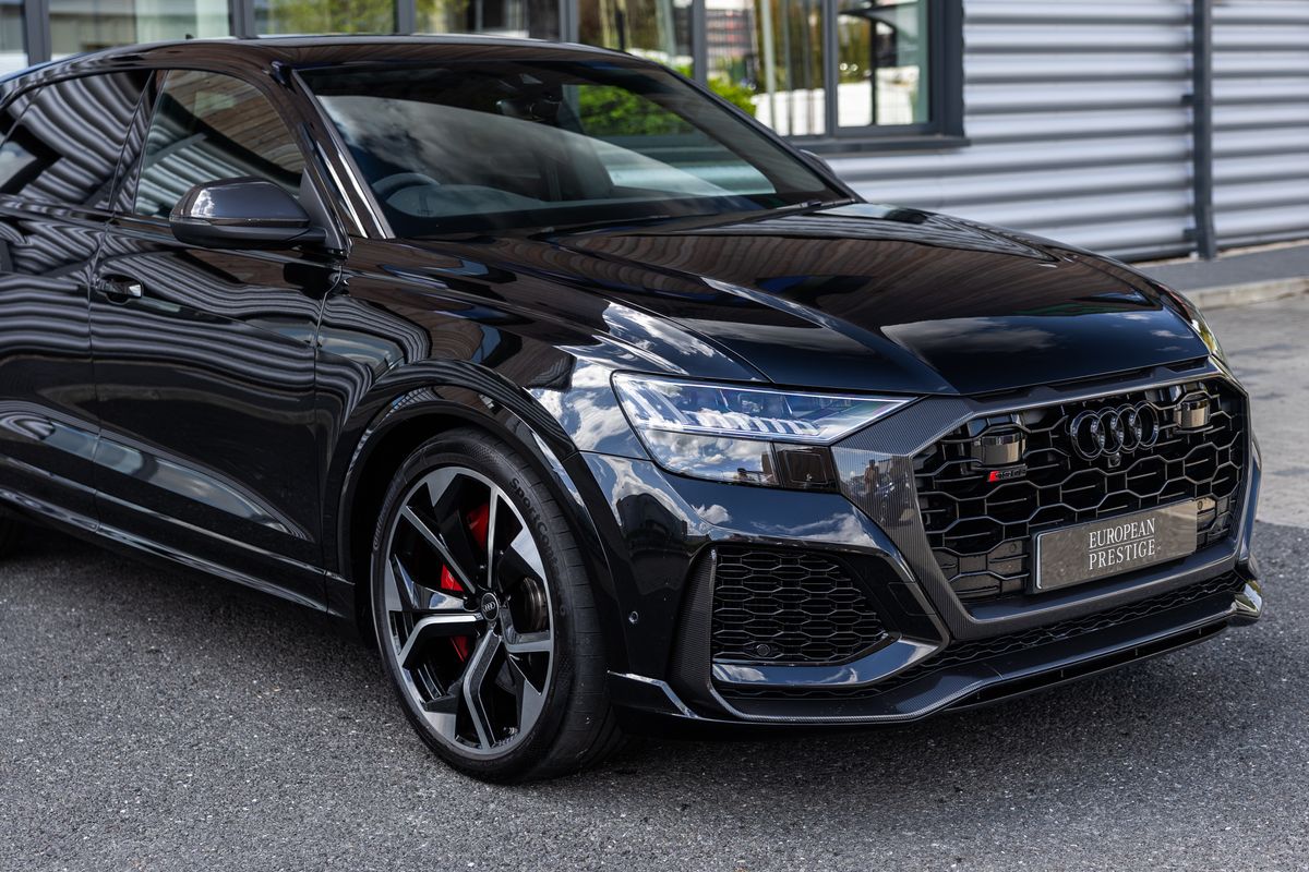2023 Audi RSQ8 Carbon Black