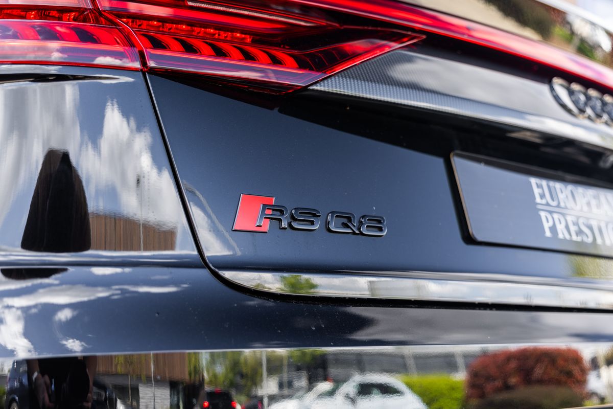 2023 Audi RSQ8 Carbon Black