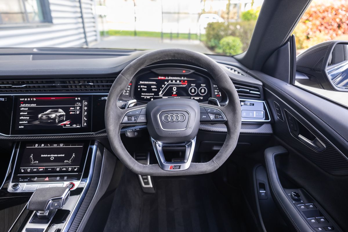2023 Audi RSQ8 Carbon Black
