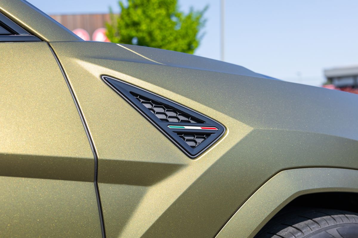 2024 Lamborghini Urus S