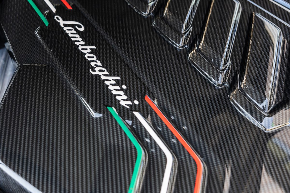 2024 Lamborghini Urus S