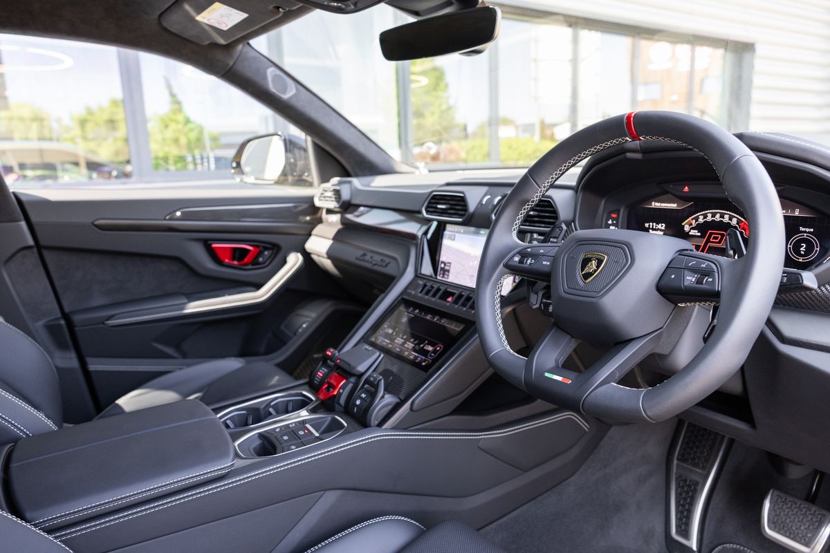 2024 Lamborghini Urus S