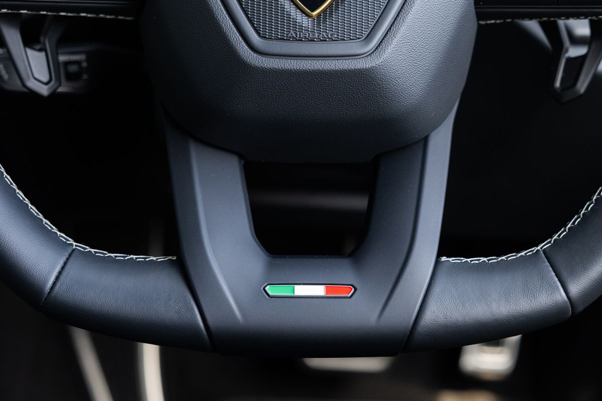2024 Lamborghini Urus S