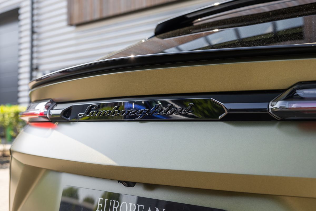 2024 Lamborghini Urus S