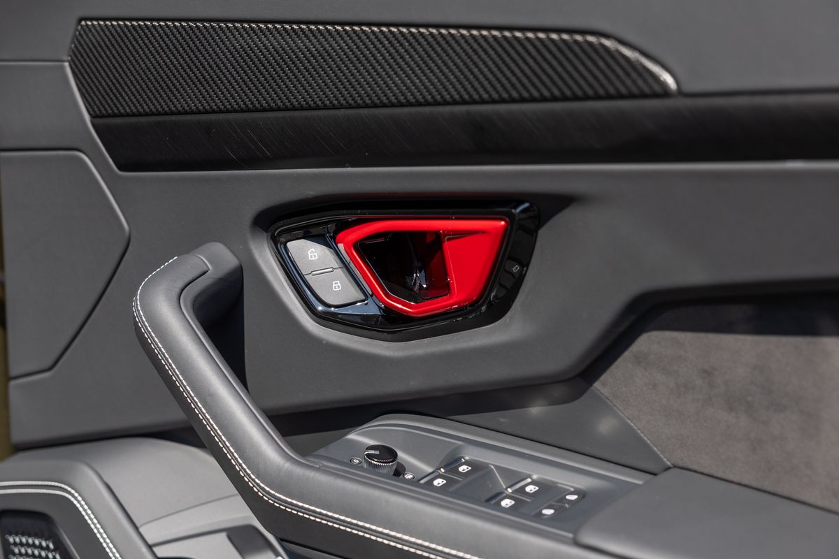 2024 Lamborghini Urus S