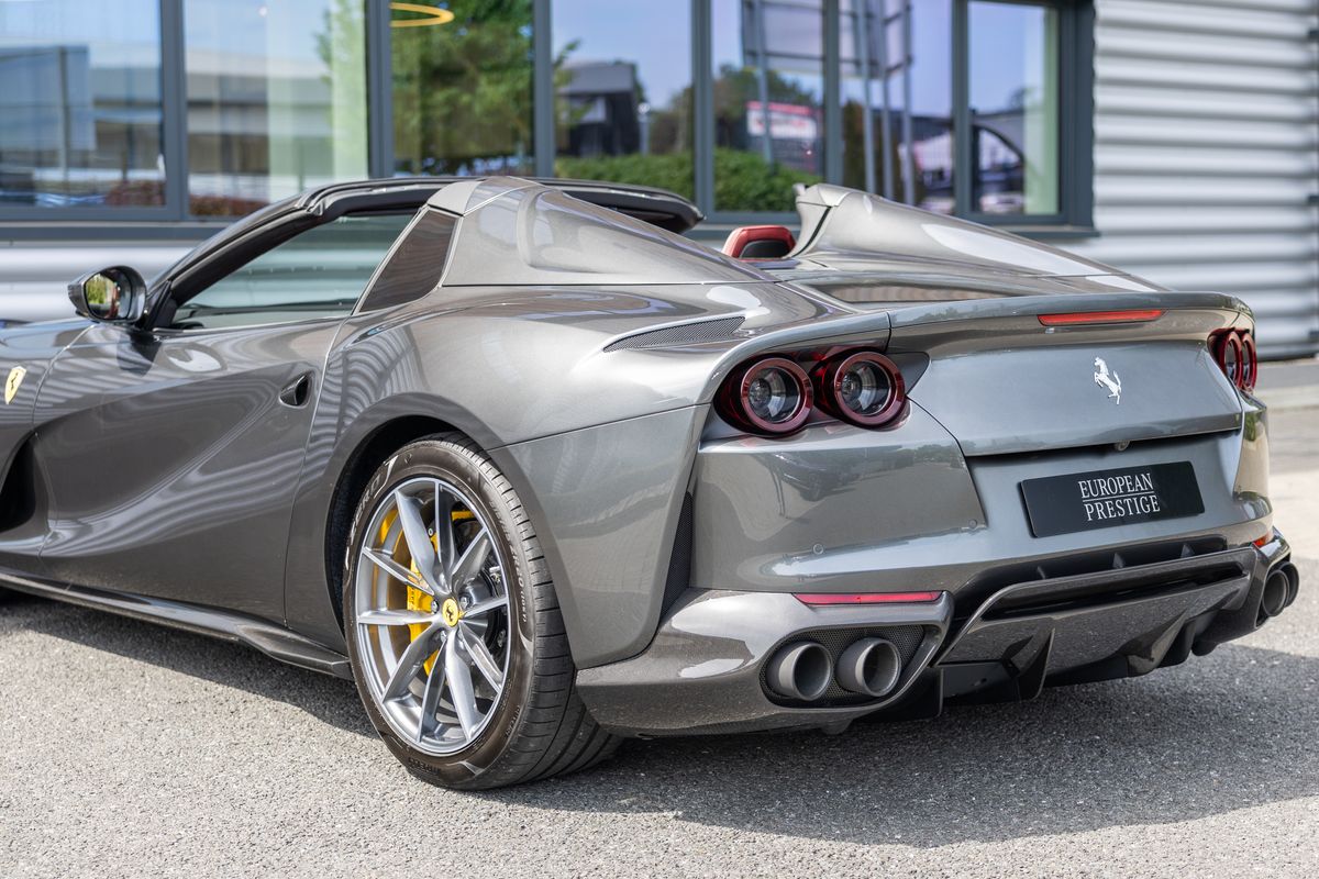 2021 Ferrari 812 GTS