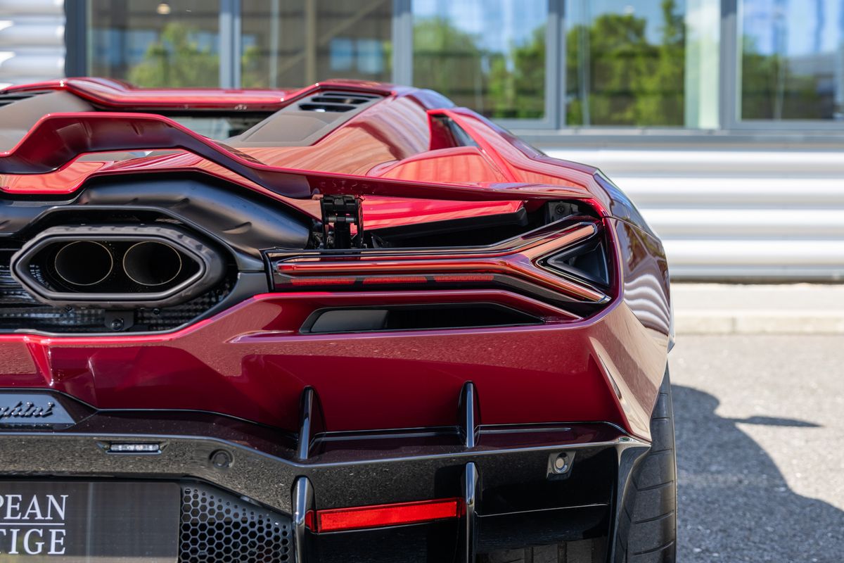 2024 Lamborghini Revuelto