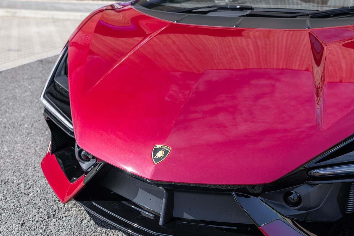 2024 Lamborghini Revuelto