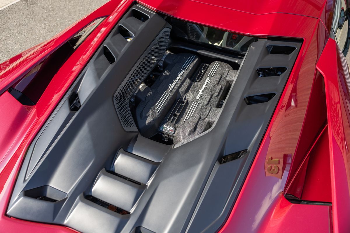2024 Lamborghini Revuelto