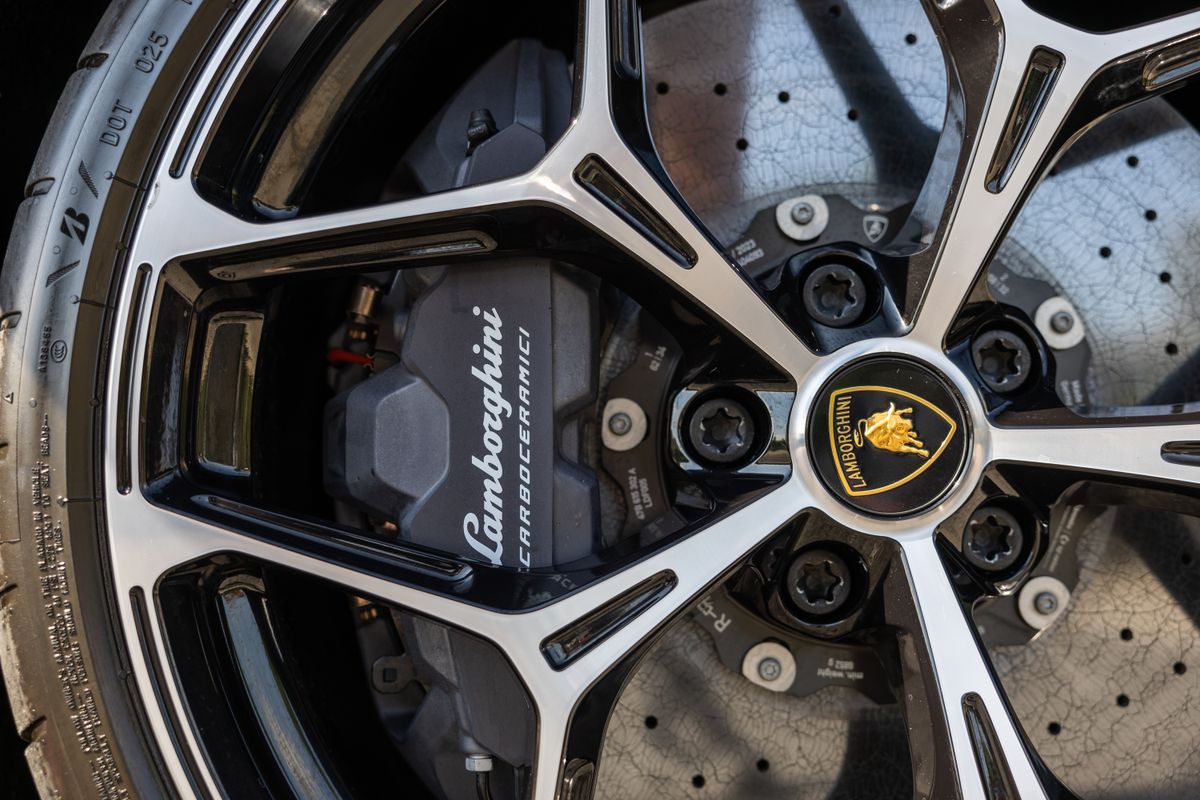 2024 Lamborghini Revuelto