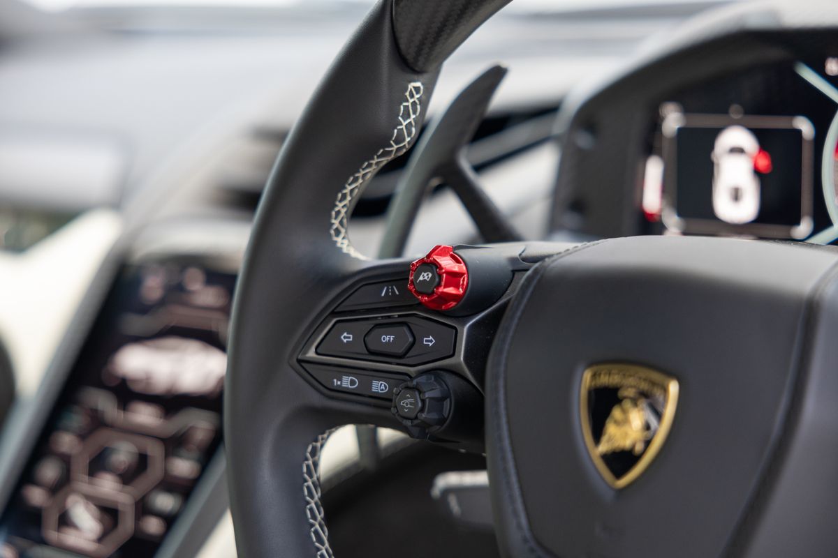 2024 Lamborghini Revuelto