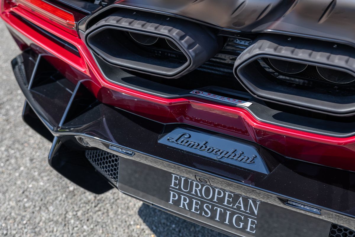 2024 Lamborghini Revuelto