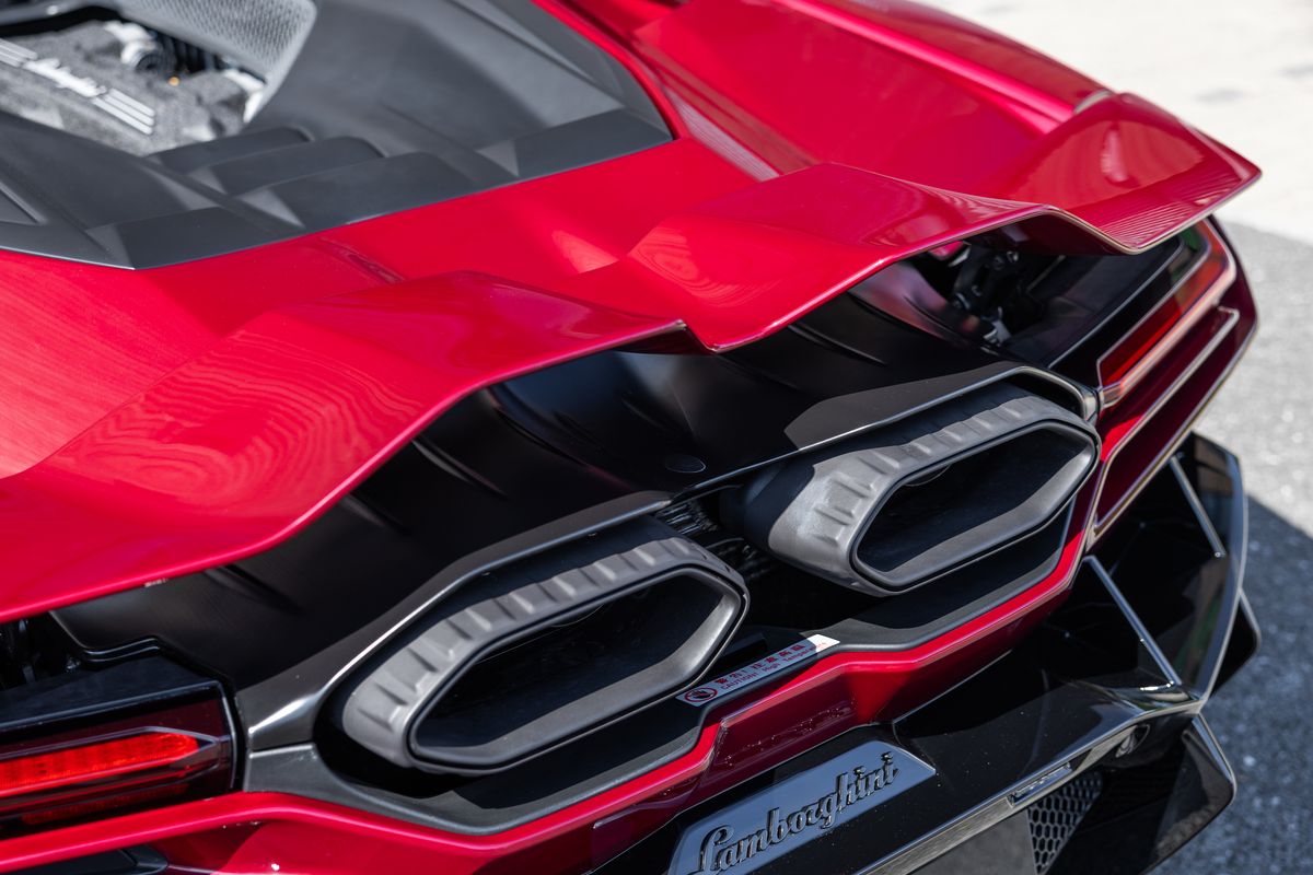 2024 Lamborghini Revuelto