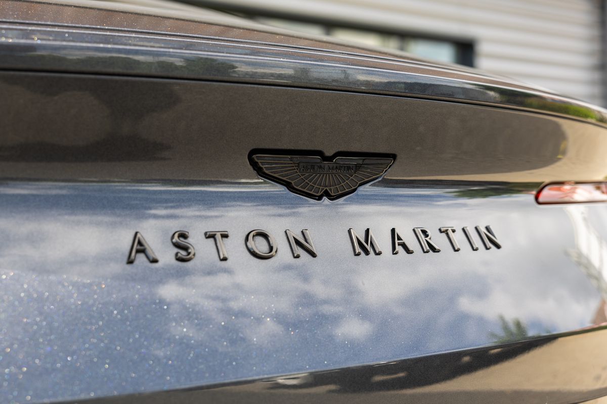 2022 Aston Martin DB11 V8